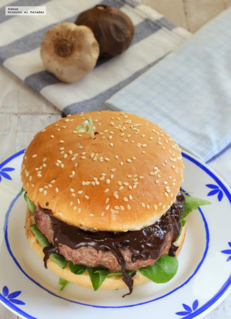 hamburguesa con ajo negro